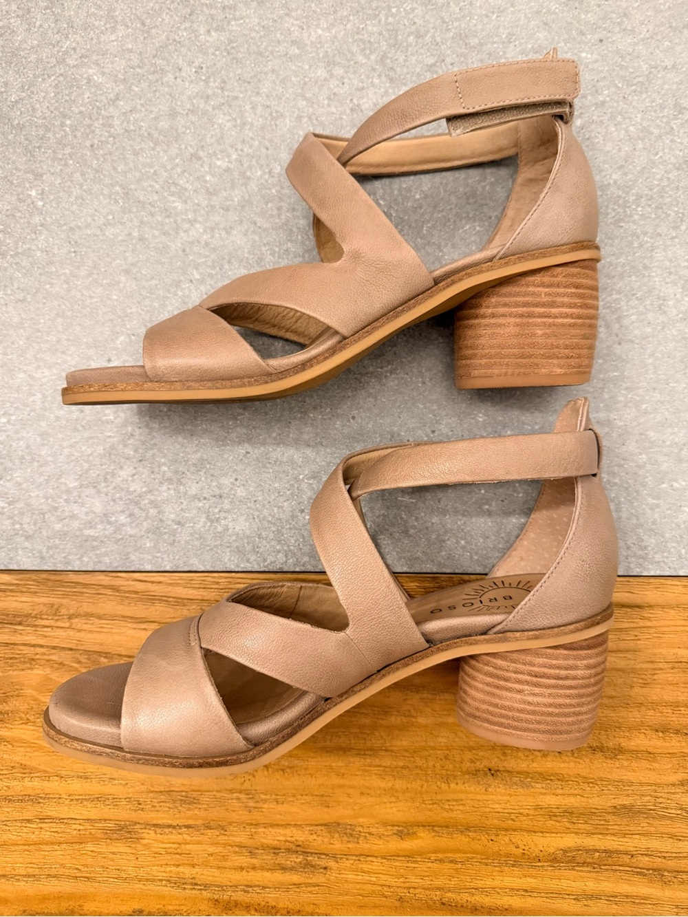 Brioso Verandah Leather Block Heel Sandals Taupe Size 7 - Picture 3 of 12